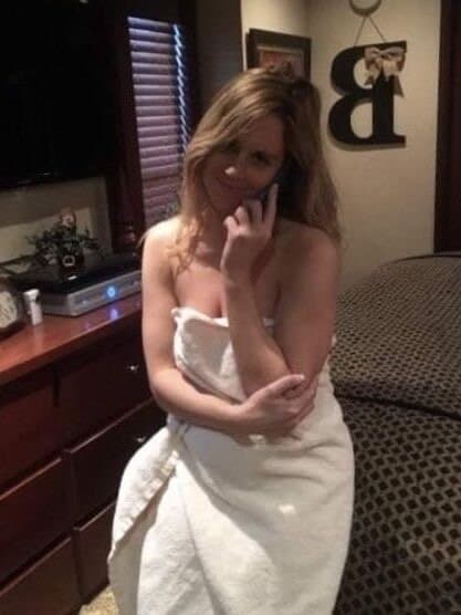 Curvy Floppy Tit MILF Kristen