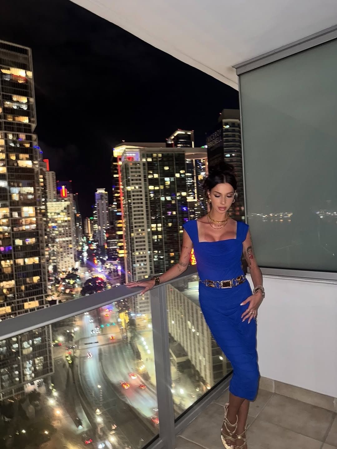 Sisters friend grew up super hot and was licking my buddies balls at this house party