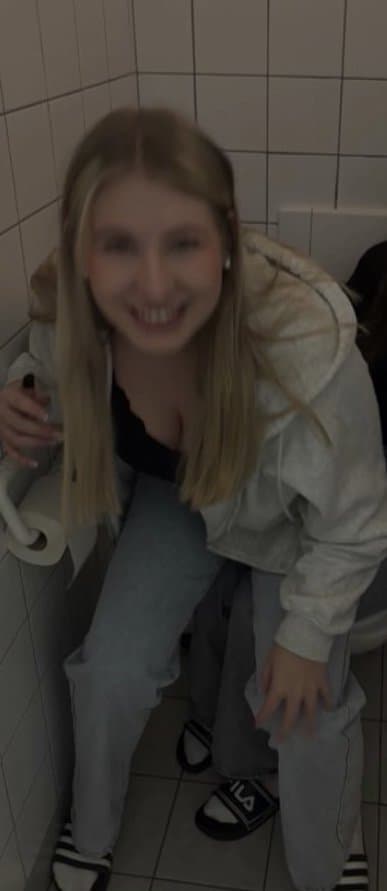 Onlyfans pig needs support https://onlyfans.com/piggywife