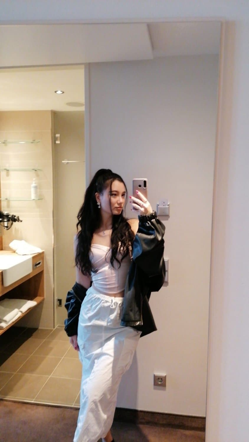 Click to view full size Lena B (22F, USA) corrupted from innocent, nerdy, good girl, to craving being jerked off to online