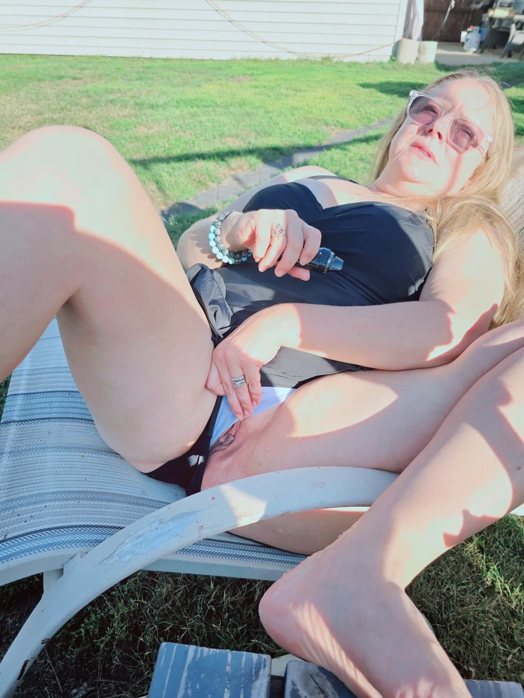 Chubby Exhibitionist Wife pt. 5