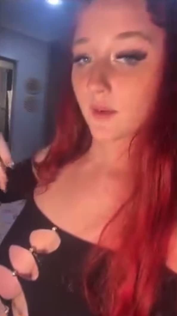 Click to view full size 20 year old burgundy head escort in Orange County ca - EroMe-02