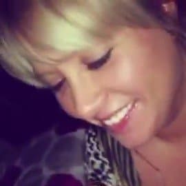 Sexy MILF gives sloppy head