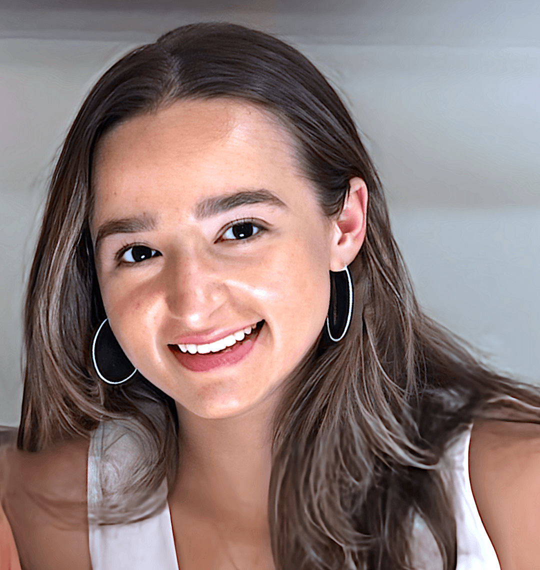 jerk to this gorgeous dicksucker Nicole she needs covered