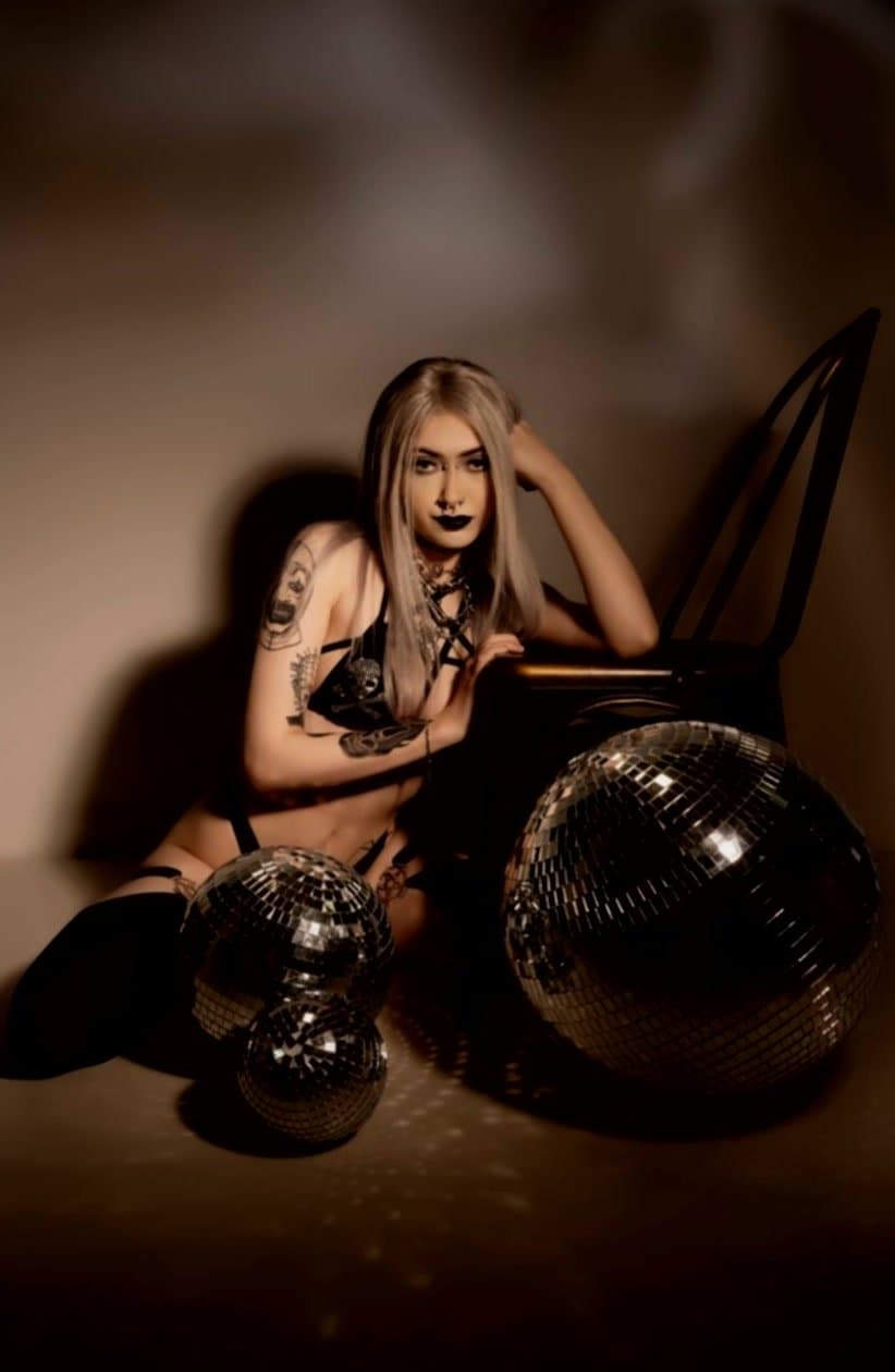 Not sorry For leaving a black lipstick on your cock