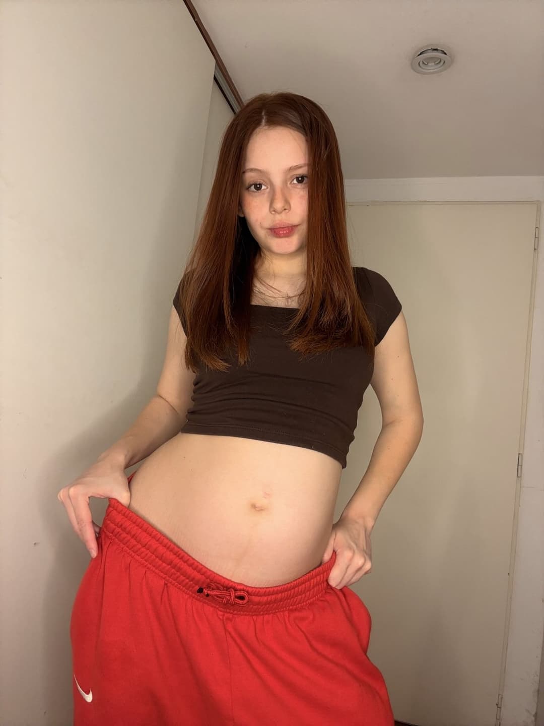 slut likes bouncing her titties