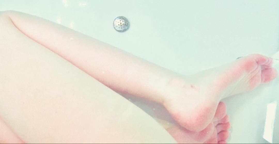 SKINNY EMO SLUT ALLY BEGGING FOR HUGE ROPES OF CUM