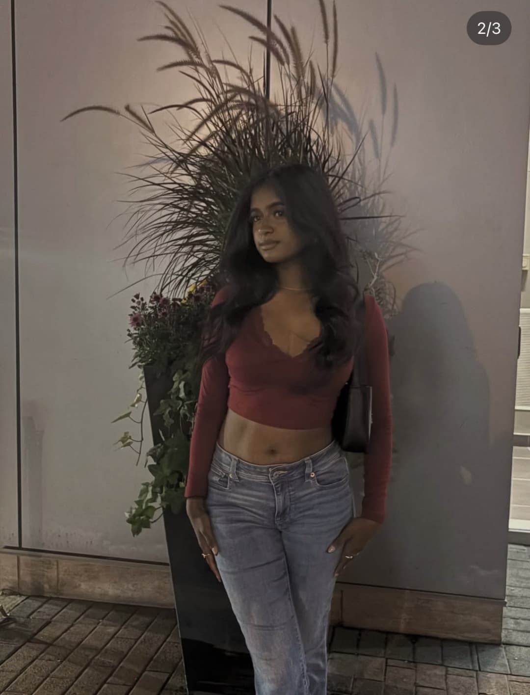 sariny - fuck i wanna lick her belly and then bend her over and pound that dark skinned ass