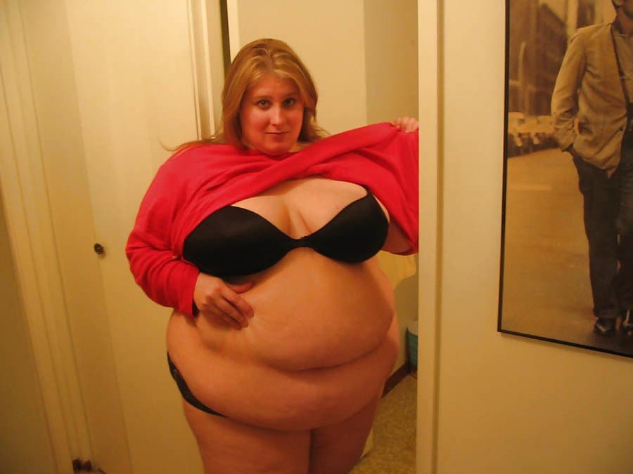 Click to view full size Super fat SSBBW with huge tits and hanging belly