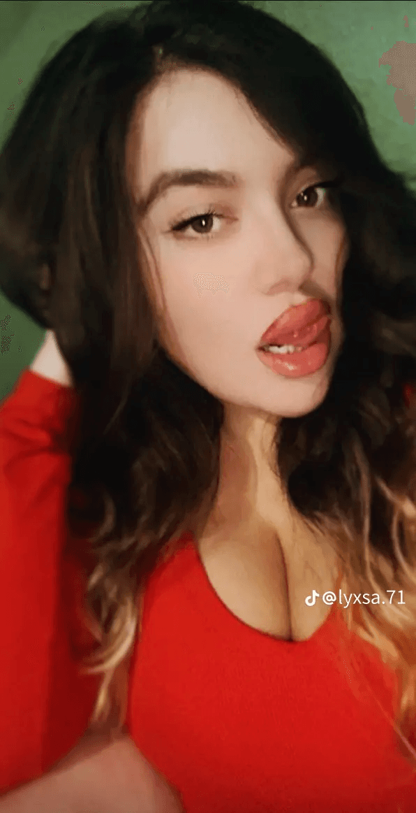 Click to view full size Alyssa Romero makes 13k men cum every tits posting titties