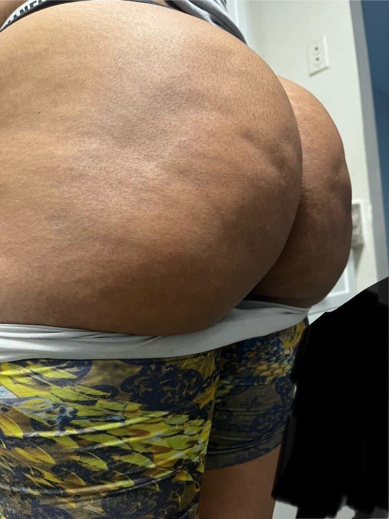 Slim thick ebony lil sister let me use her phone