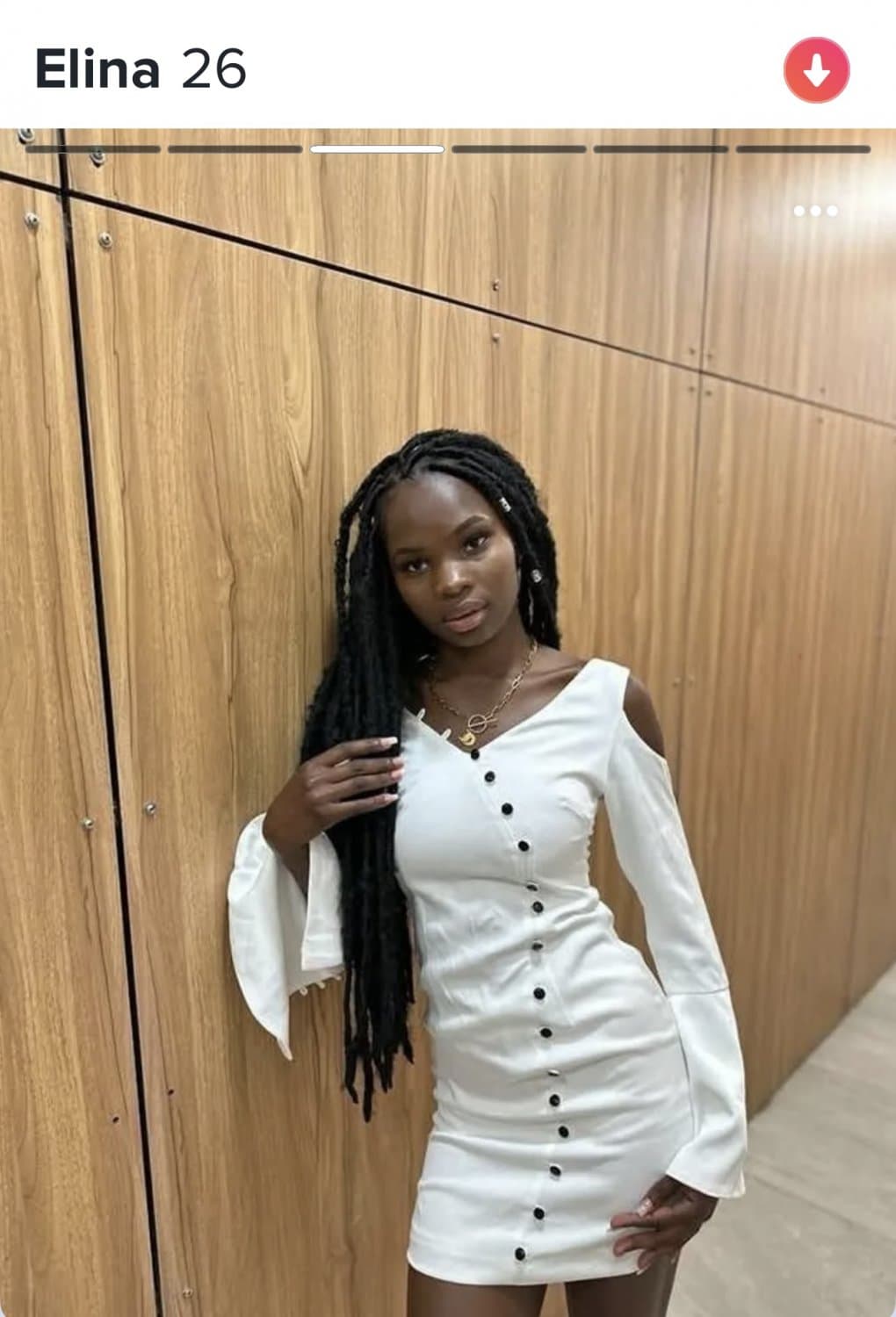 Elina me dá uma vibe de uma gaja d Russia