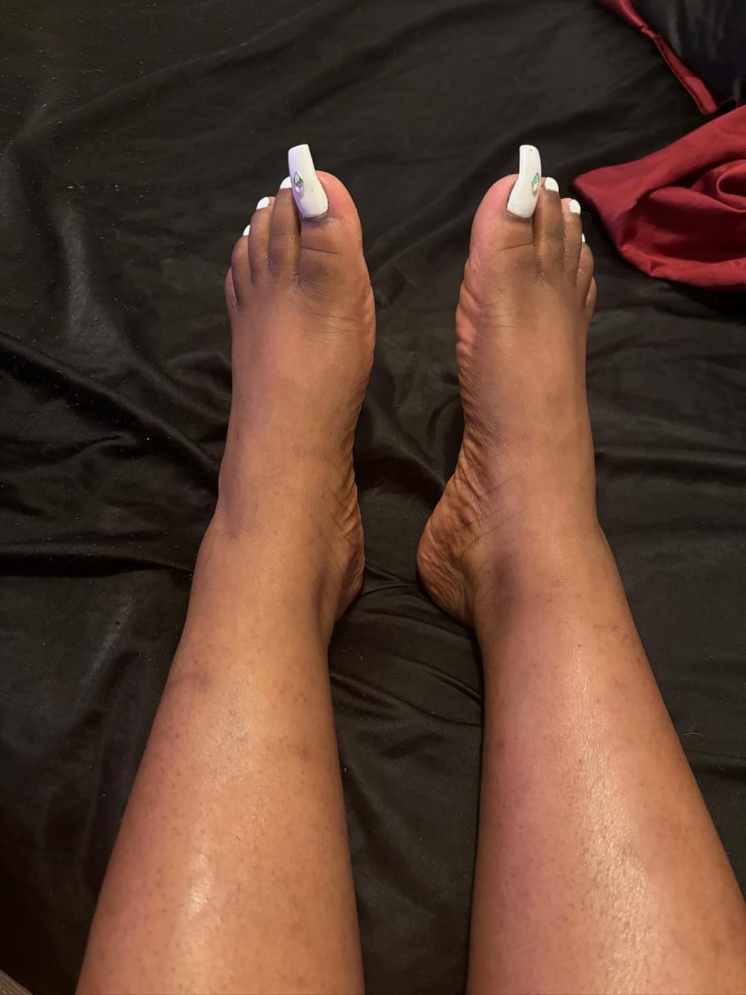 Please nut on my toes babe I wanna see