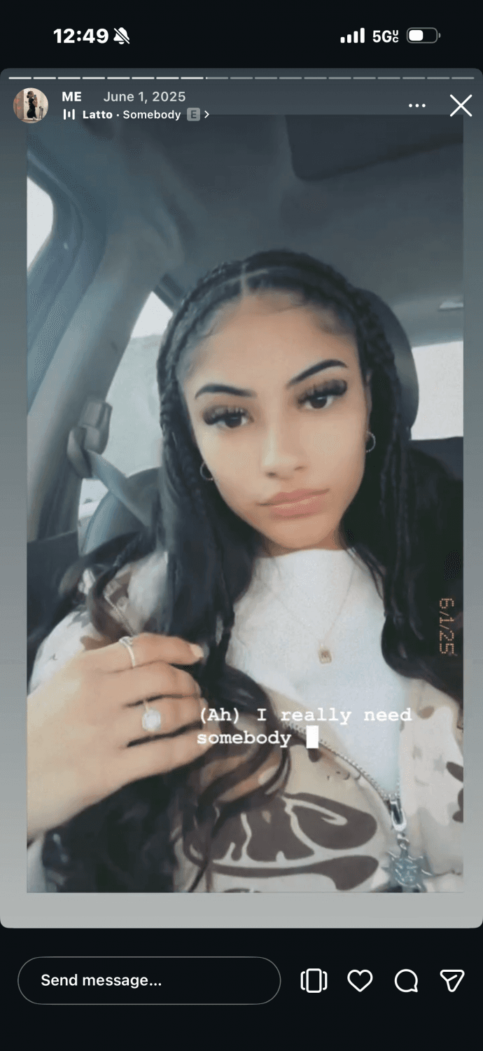 Sexy Chicago Latina slut ??? anybody got this slut? Dm