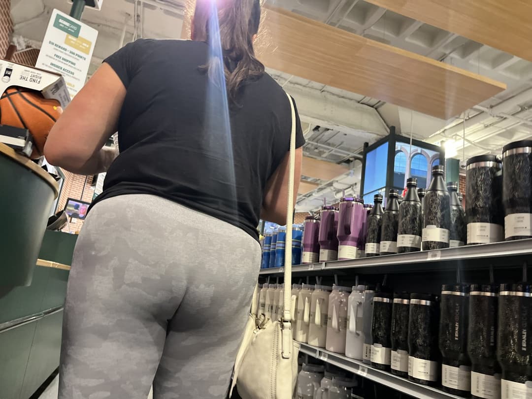 College Teen Shopping Store