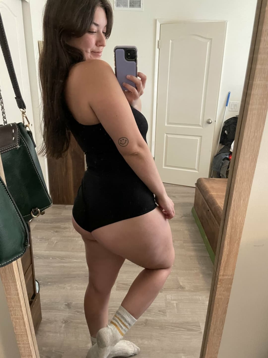 Alex - The Cuddly GF From Missouri.       (z)