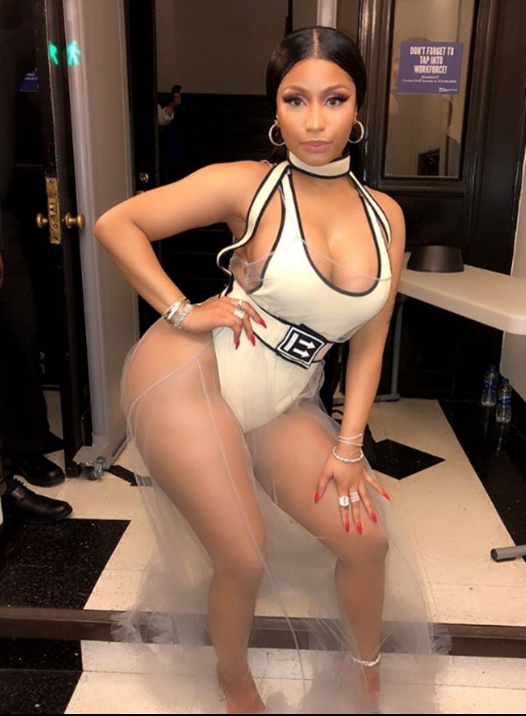Nicki Minaj Jerk Off Instructions