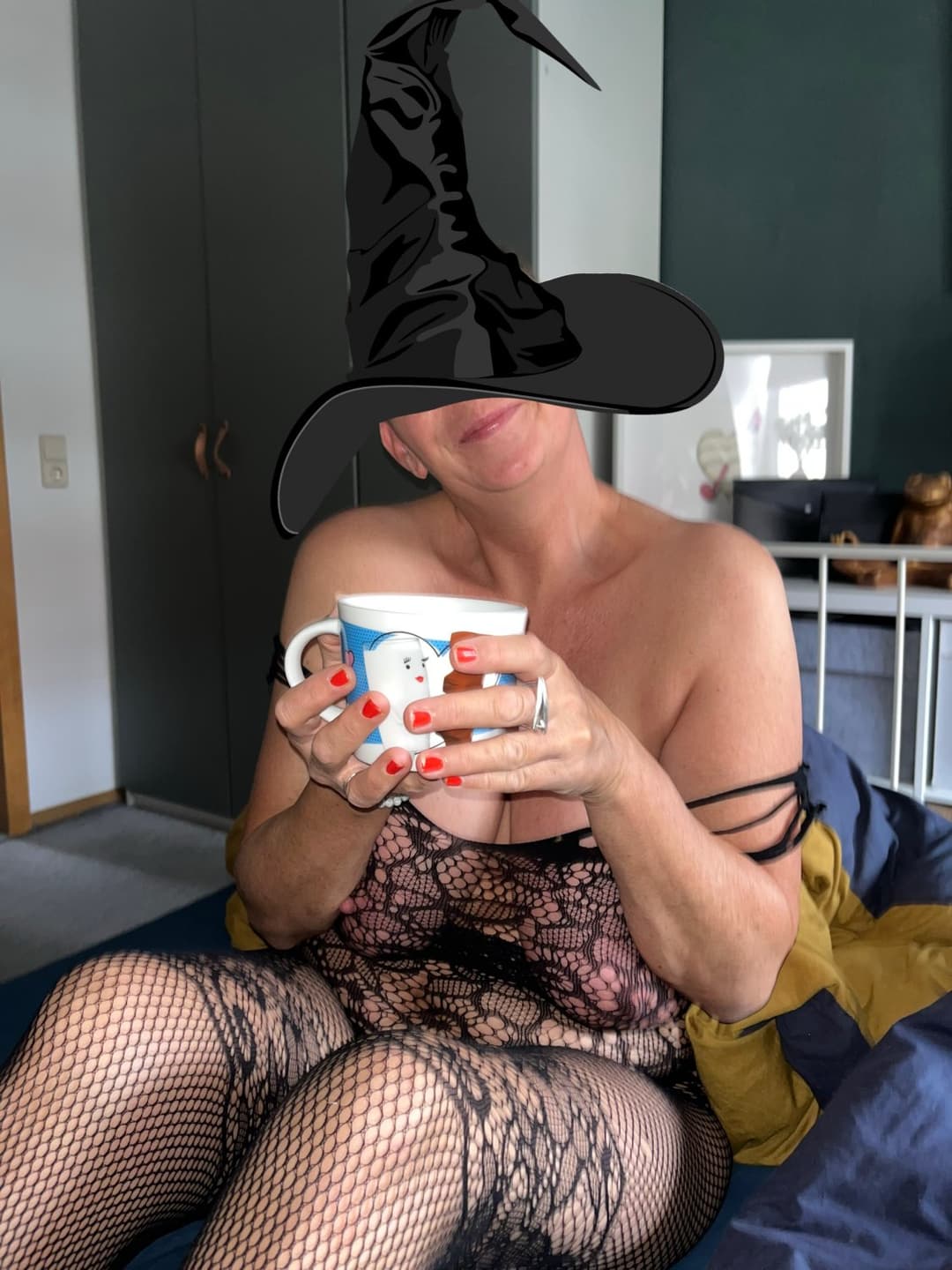 Mature with coffee, shows Pussy in Bodysuit