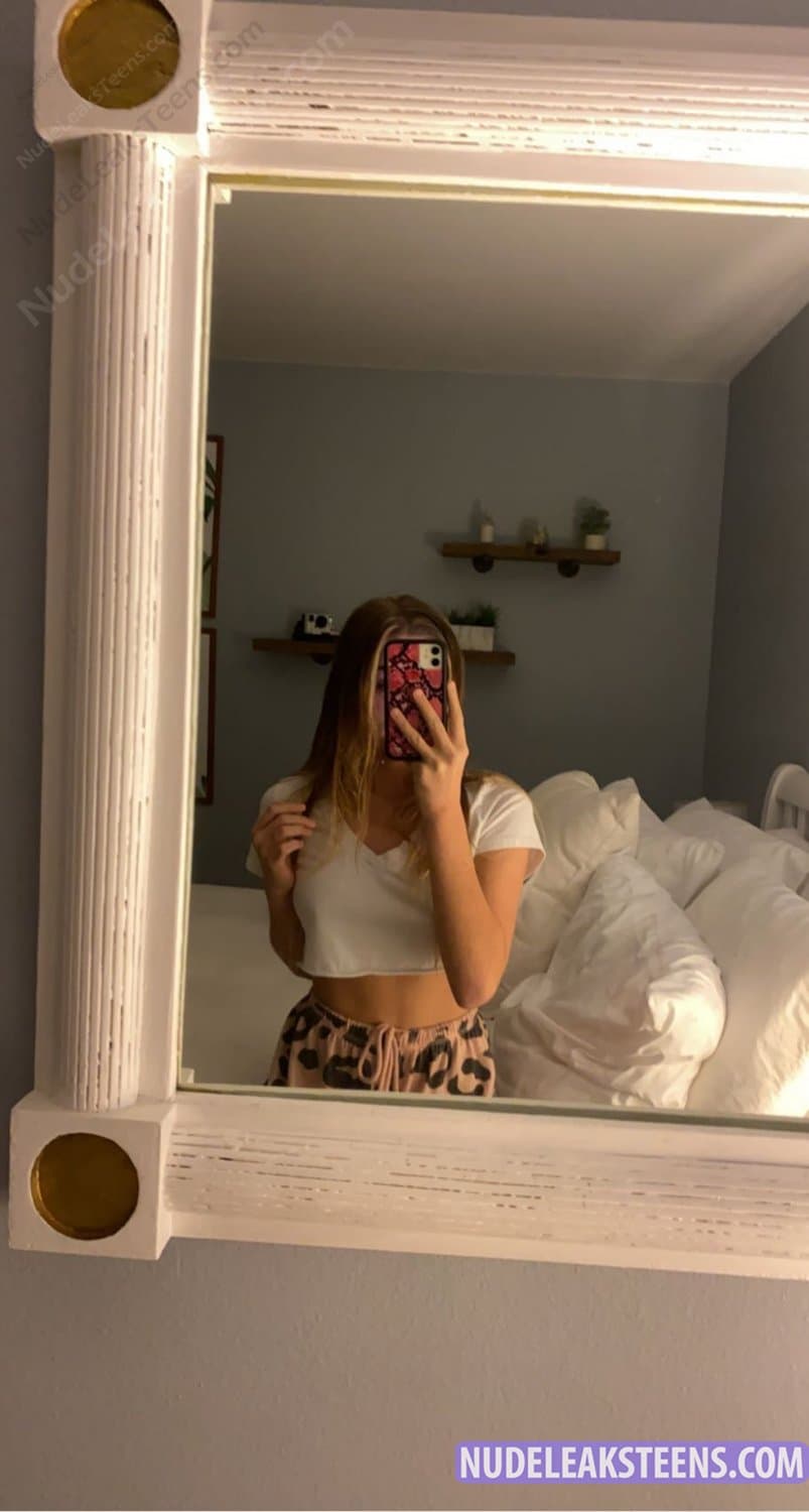 Her boyfriend films her fucking LEAKED