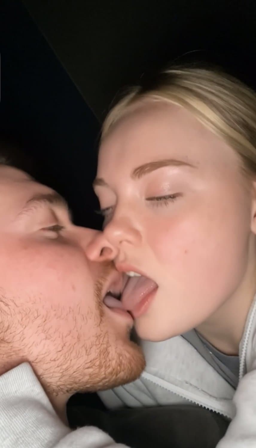 Sexy amateur barely legal blue eyes blonde teen leaked hot as fuck kissing dm/comment for more