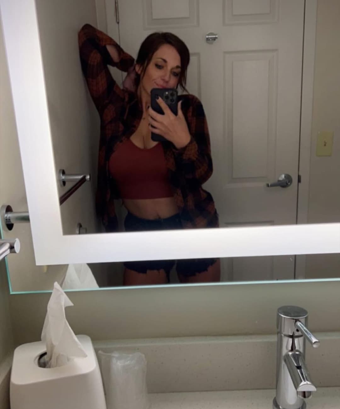 Chelsea T. Want the big tit milfs info and snap Kik me at fstevens12