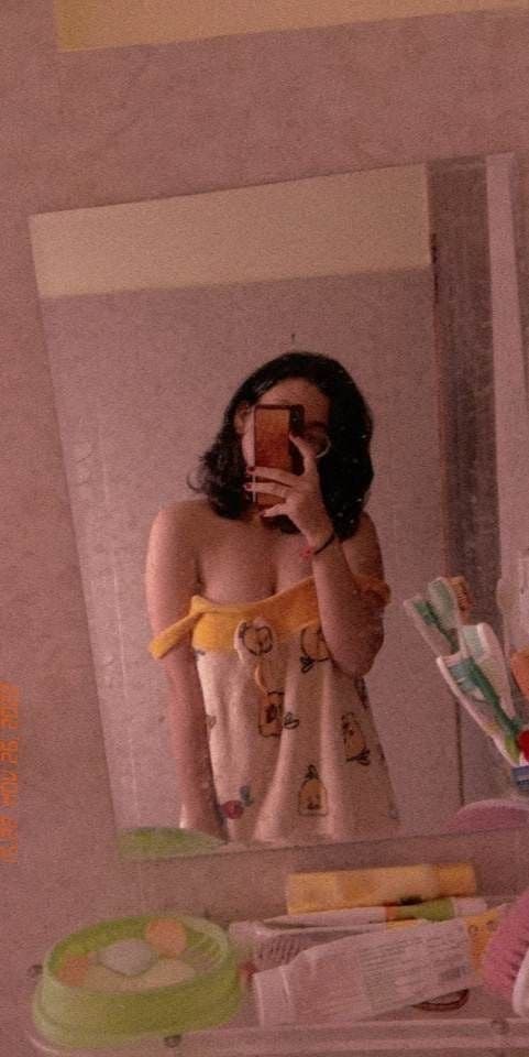 Desi slut - Nice boobs, nude and non-nude