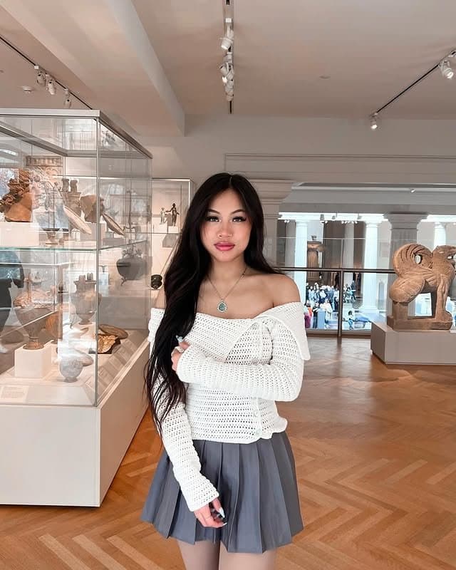 Sexy phat ass ABG teen Noelle