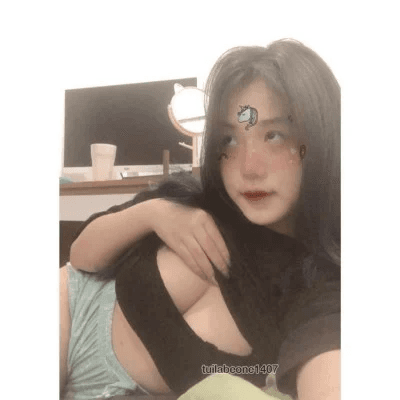 Vietnamese girl viral on social