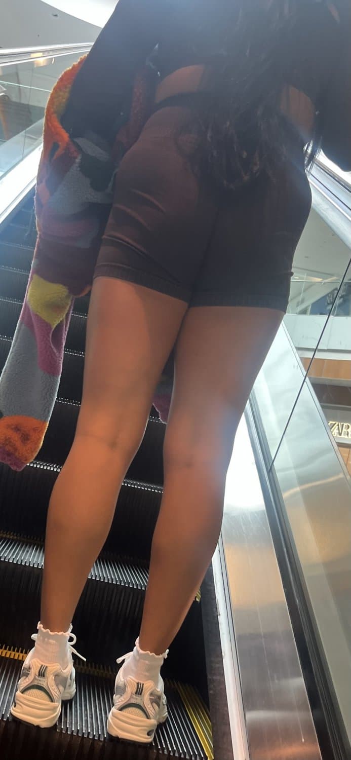 Elevator Milf Candid Shopping