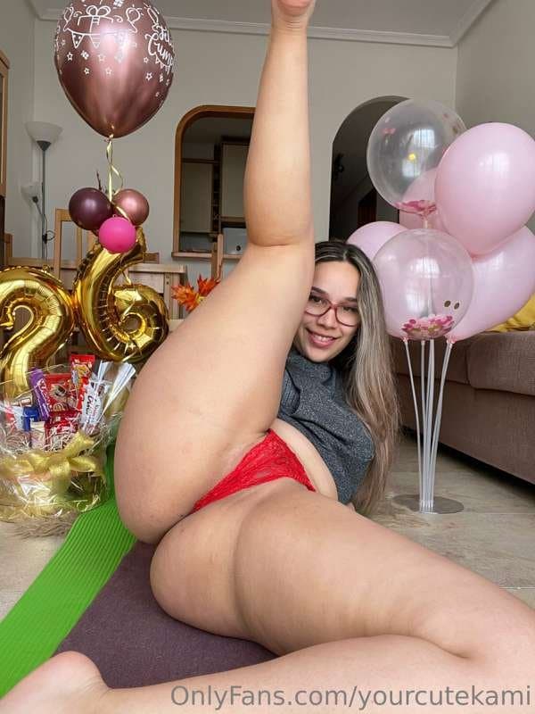 Fuckin love cupcakes 3