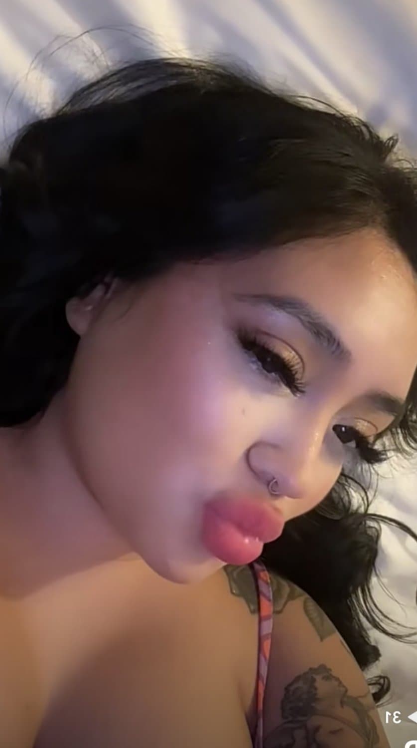 Thick Busty latina Daniella