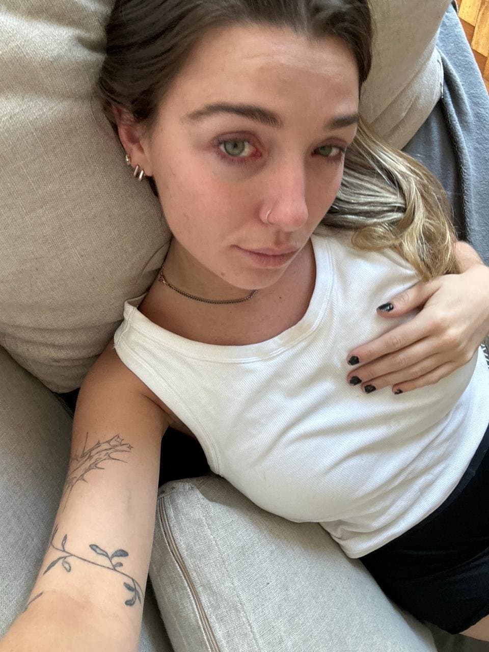 beautiful mom squirts on cam