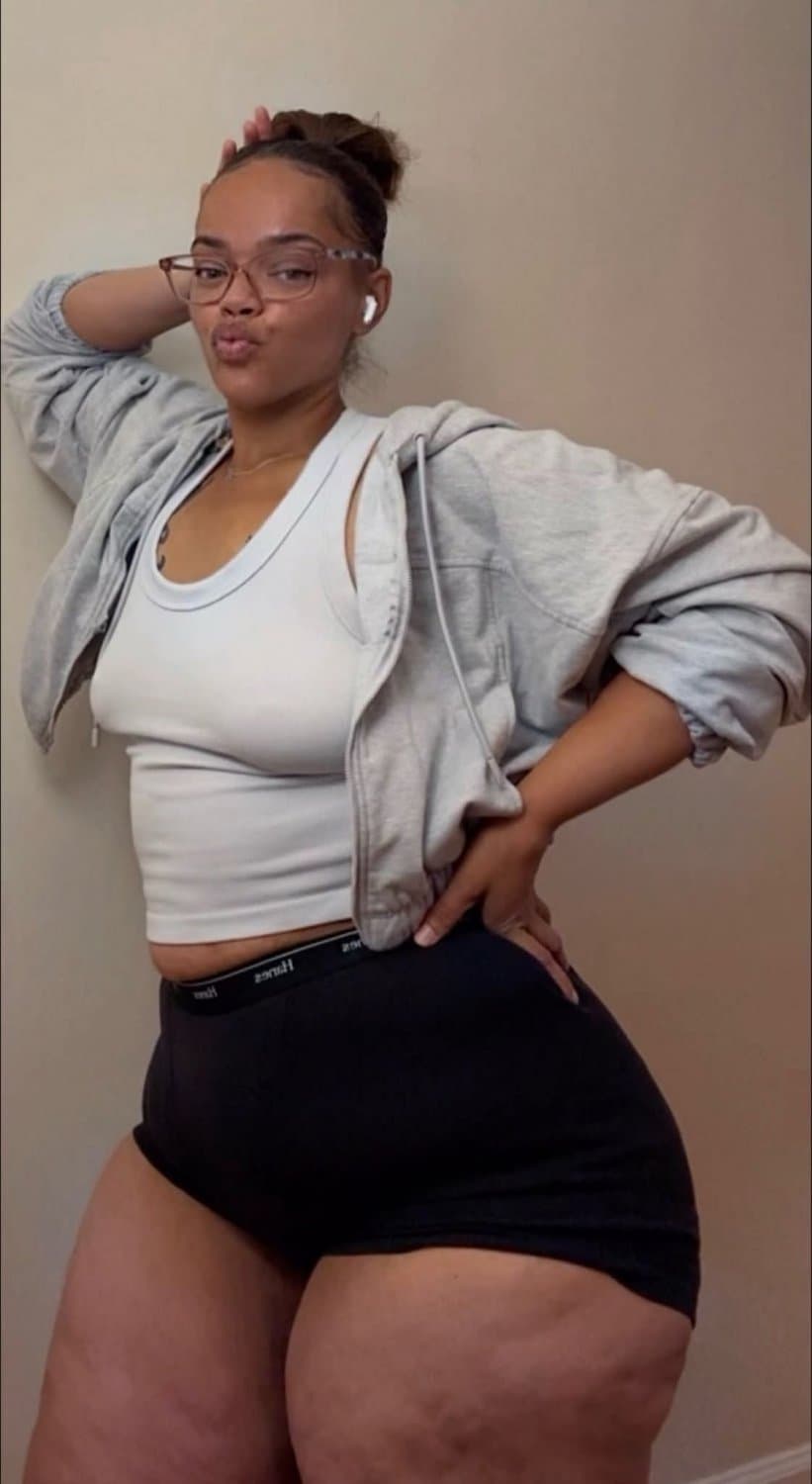 THICK CURVY EBONY BIG BOOTY