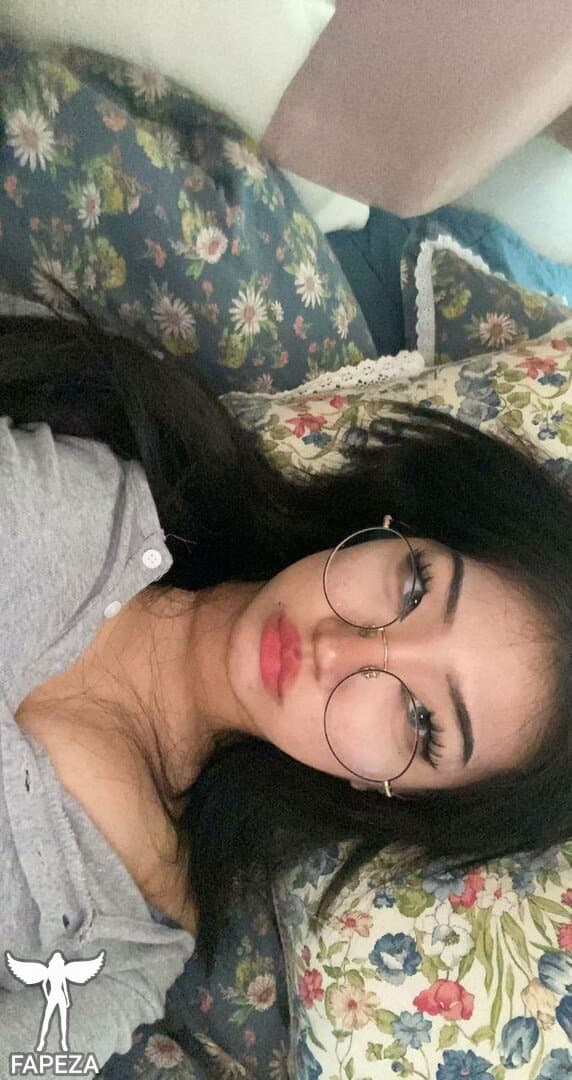 Asian Twitch steamer 5