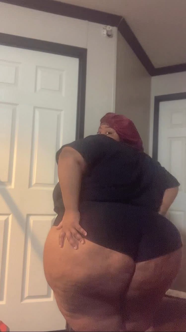 SEXY SSBBW HUGE CHUNKY BUG ASS