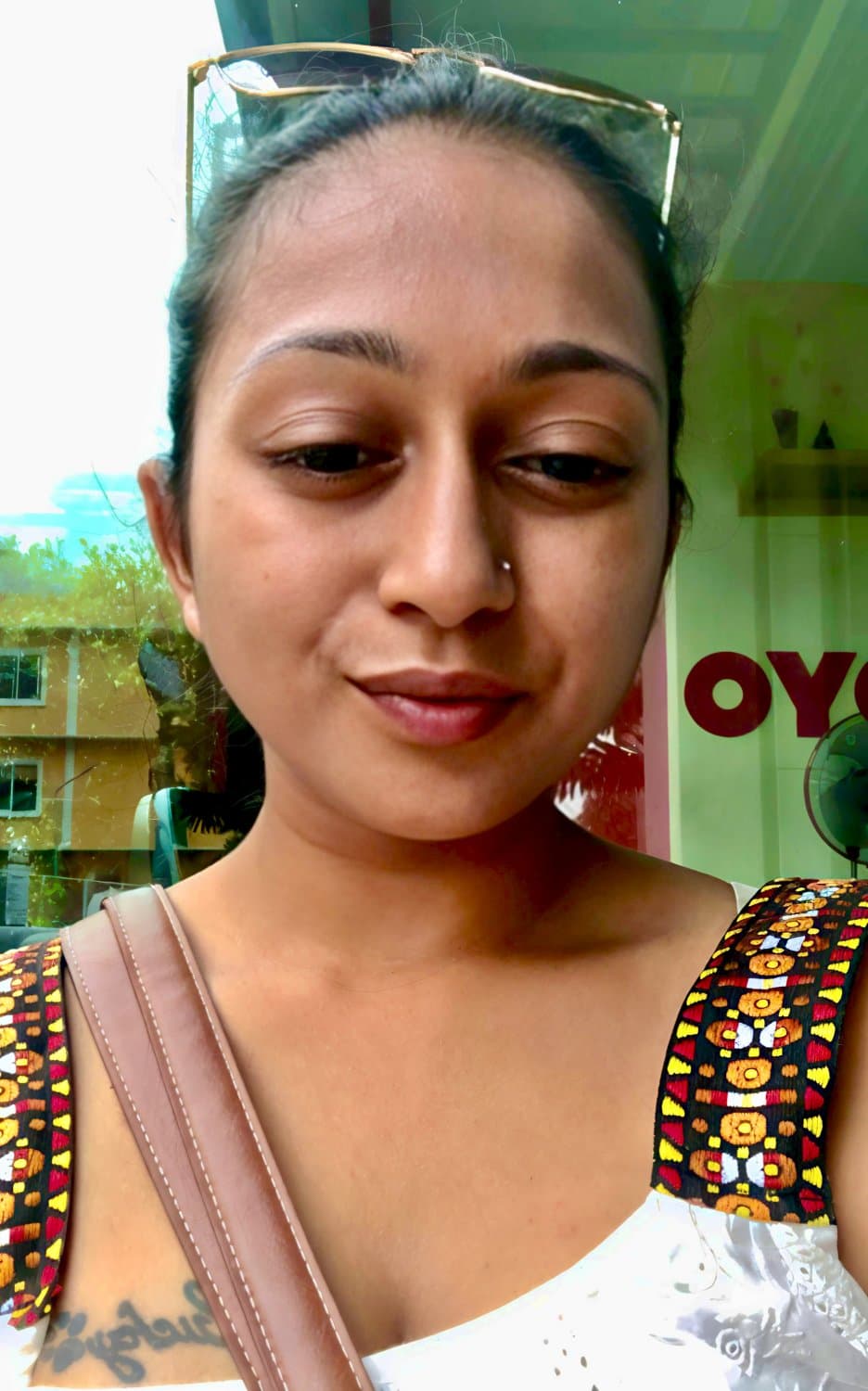 Curvy Singapore Army Girl Having Hot Phone Sex