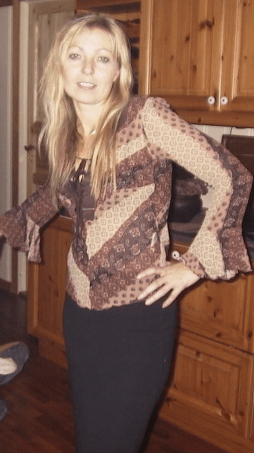 Click to view full size Hub showing off his tanned lined drunk whore wife. Fantastic tan lines.