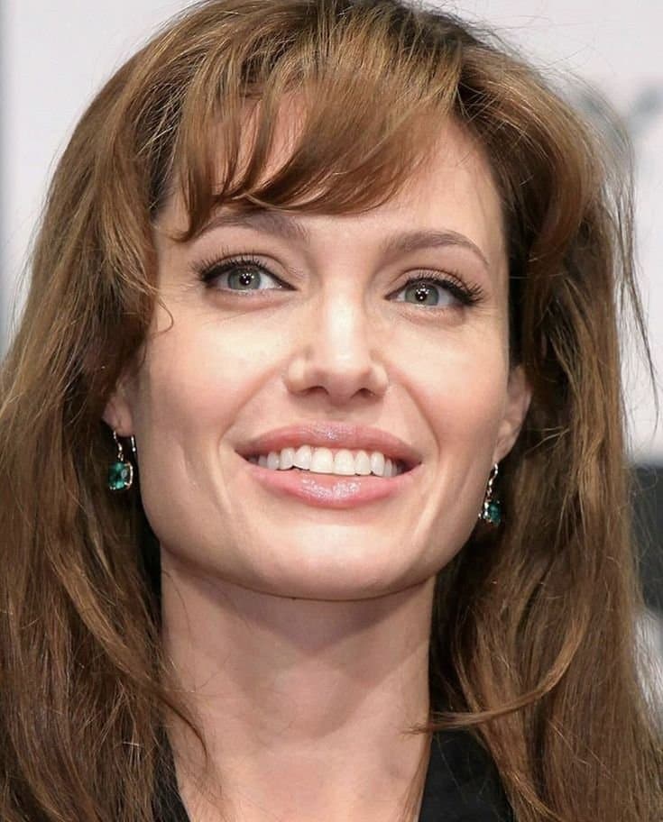 Click to view full size Margot Robbie. Zazie Beetz. Angelina Jolie. Captions