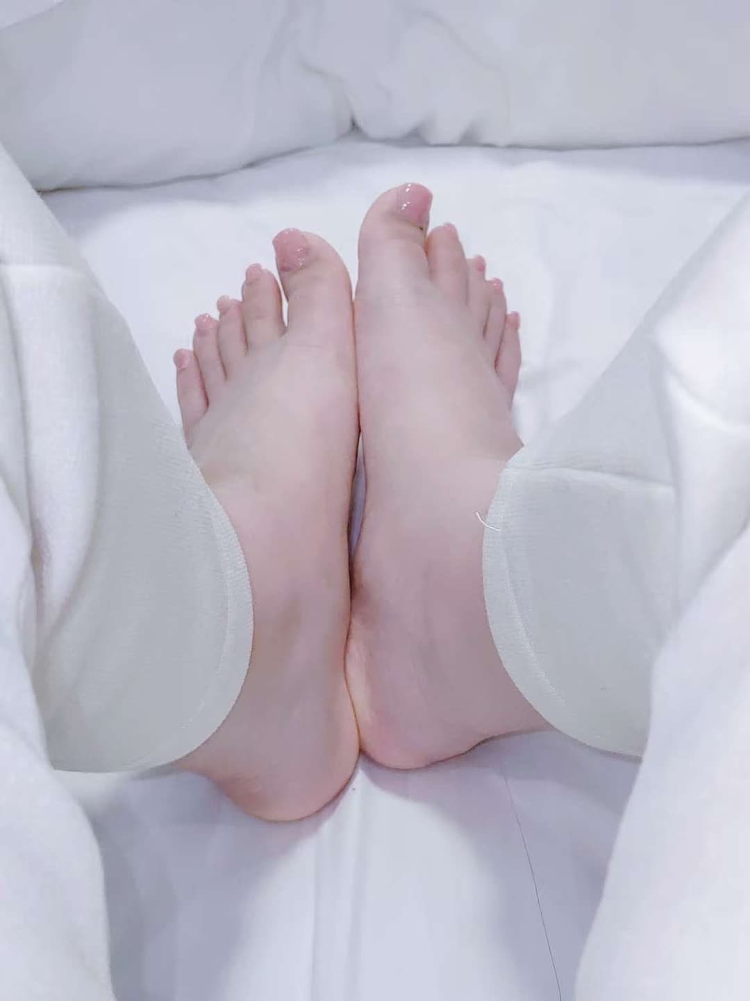 I Pay Chinese Student for showing her sexy feet