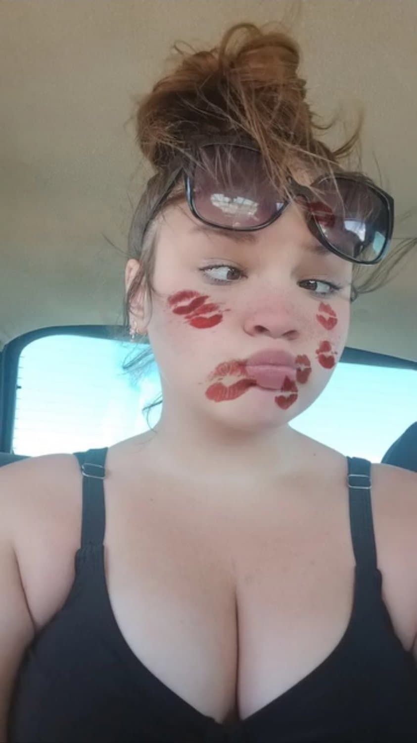 BAD BITCH TT GOONING US FOR FUN