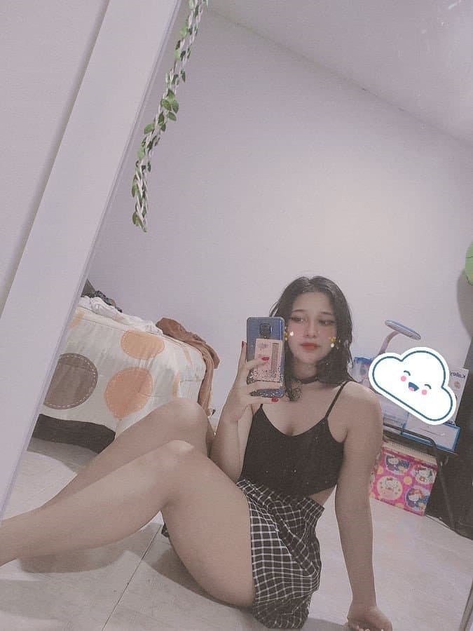 Blanquita hermosa con tetas jugozas???