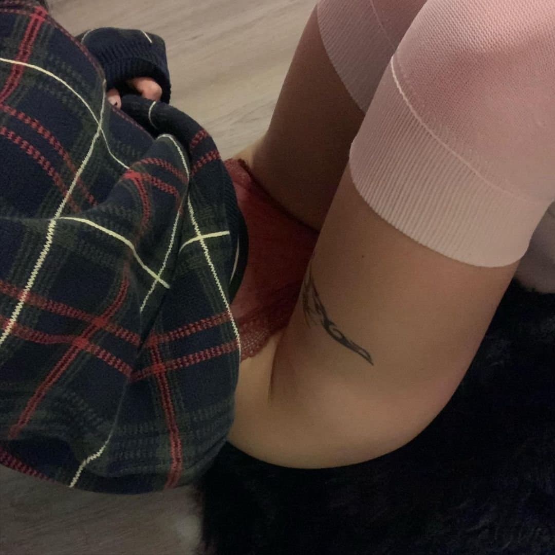 REAL Pretty emo latina teen leaked taking dick