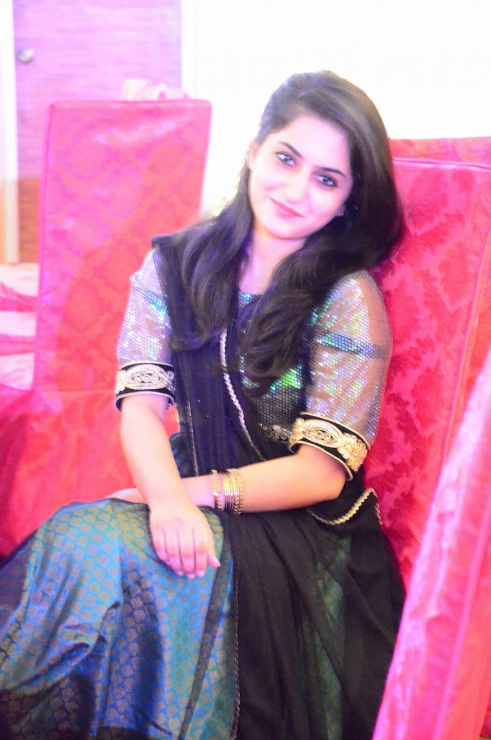 Click to view full size Pakistani girl sexy Resham gul Insta reshug1212 snap reshu121 num 03422278042