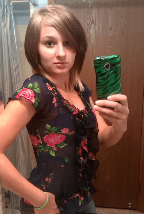 miki showing her panties