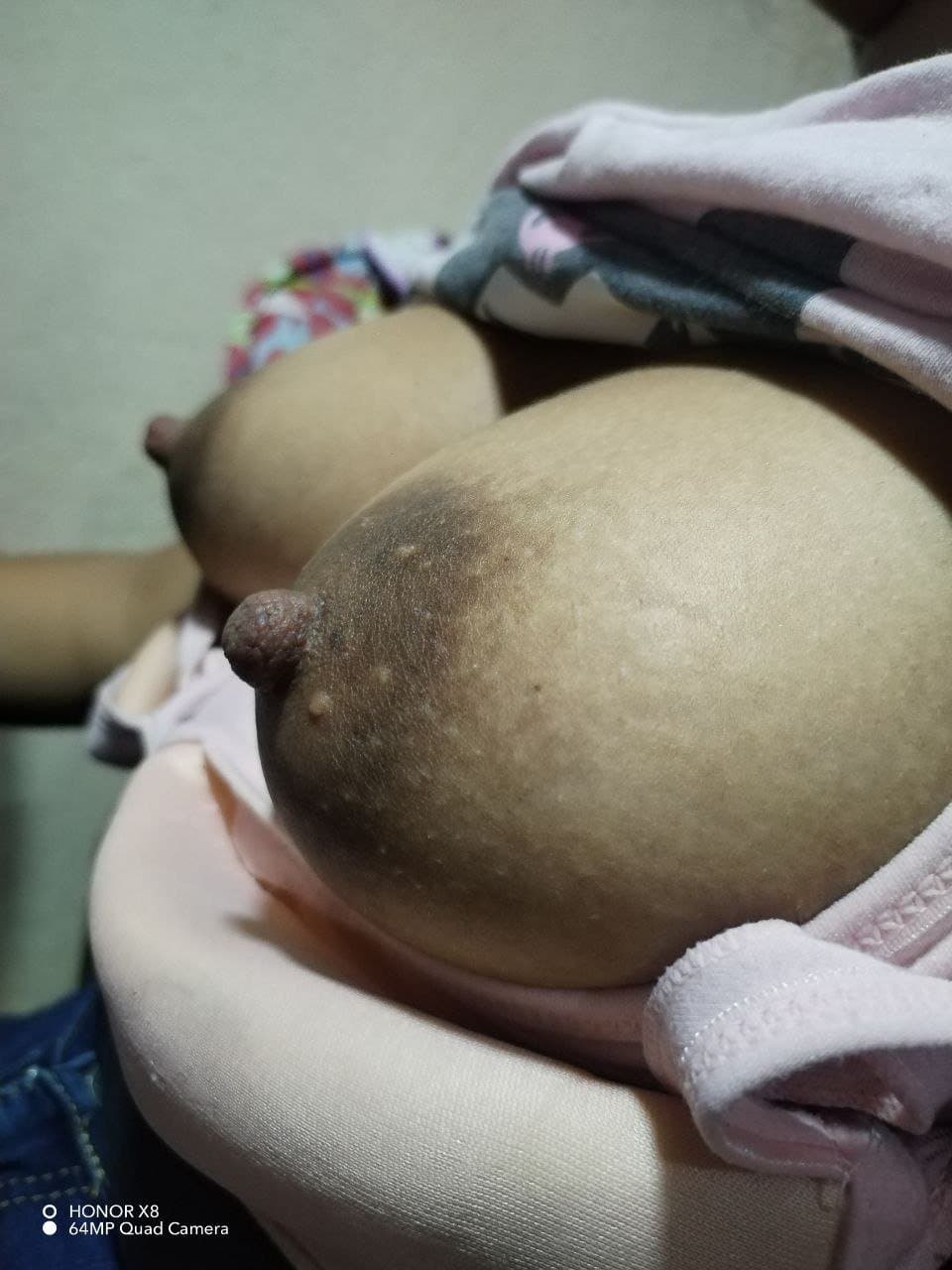 Puta tetona exhibida por cornudo ?