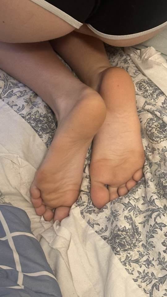 21 yo Emily needed posting so bad didn’t she. Kik @ expo_dom for the same