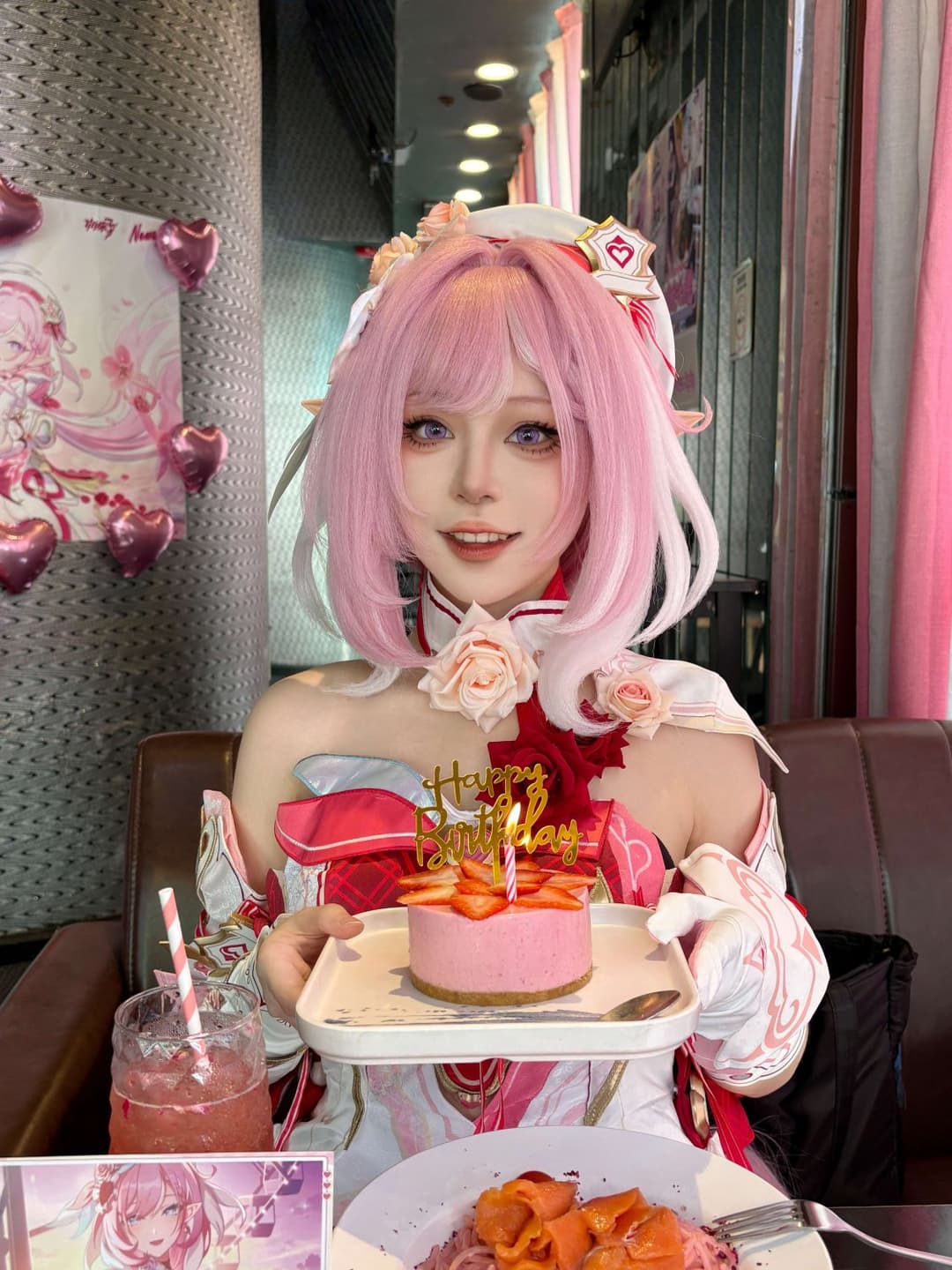 Hot sexy cute cosplay need cum trib or jerk trib, dm me!