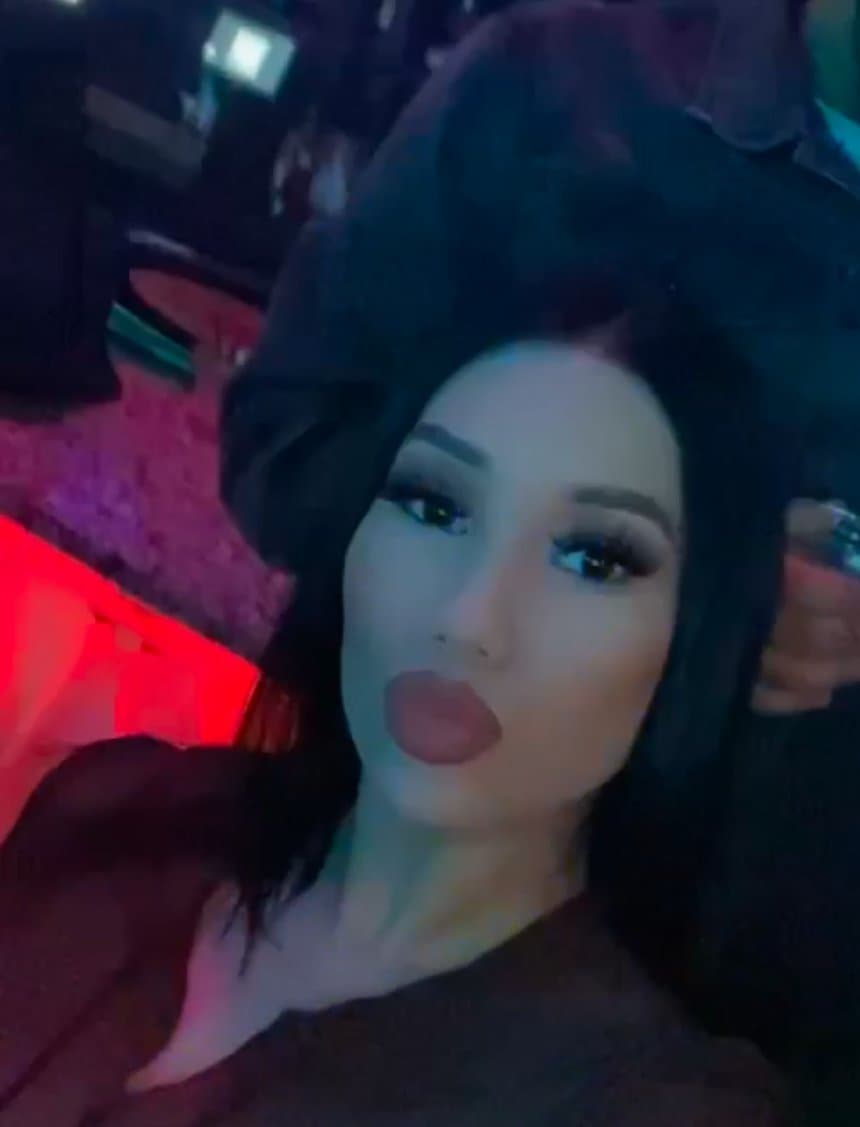 Click to view full size LAZY EYE SHIT BODY LATINA MOM WITH LOOSE ASSHOLE