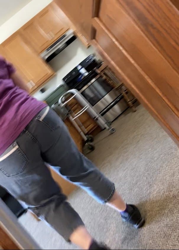 Thick Ass Gilf Helps Her Dad David Move While I Take Creepshots