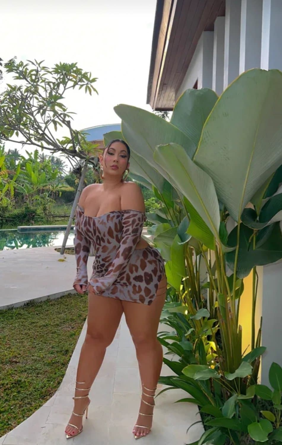 Click to view full size She goes by the name of Lollie on snap chat does anyone have anything of her? Thick Amazon Latina